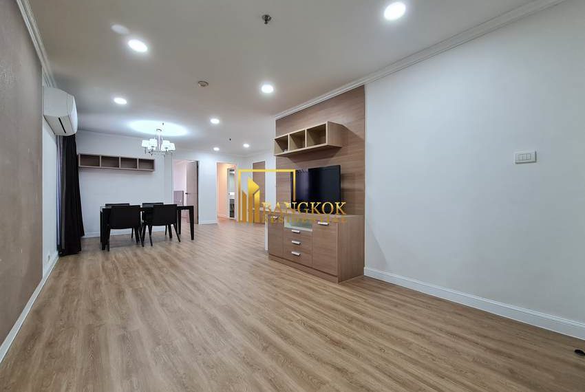 renovated 2 bed condo for rent phrom phong Baan Suanpetch 6556 image-01