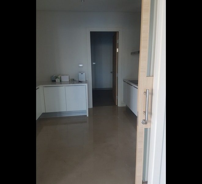 Sindhorn Residence 3 Bed Condo For Sale 6713 Image-06