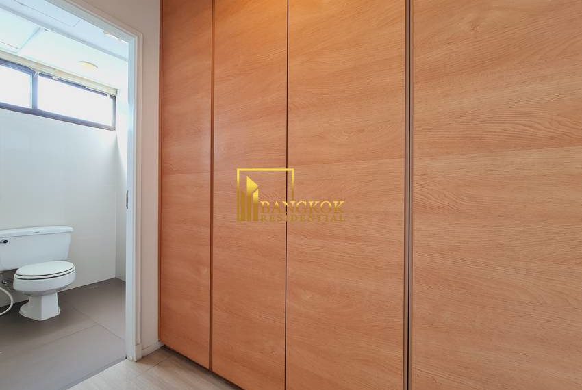 4 bed apartment Charoenjai Place 20196 image-11