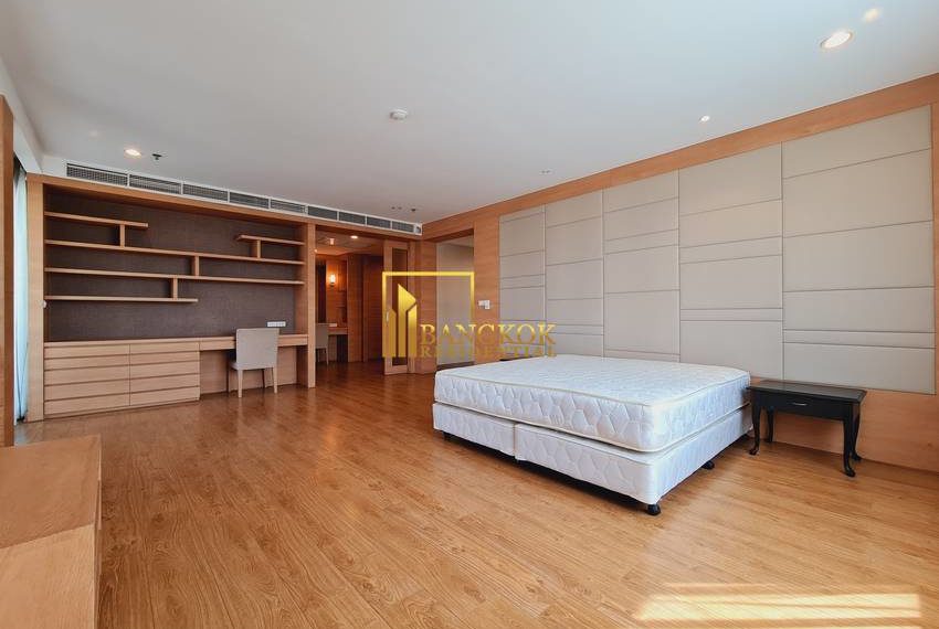 4 bed apartment Charoenjai Place 20196 image-13