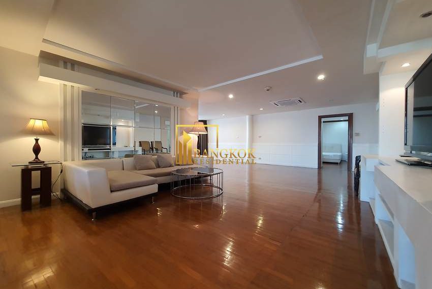pet friendly 3 bed condo for rent President Park 13003 image-03