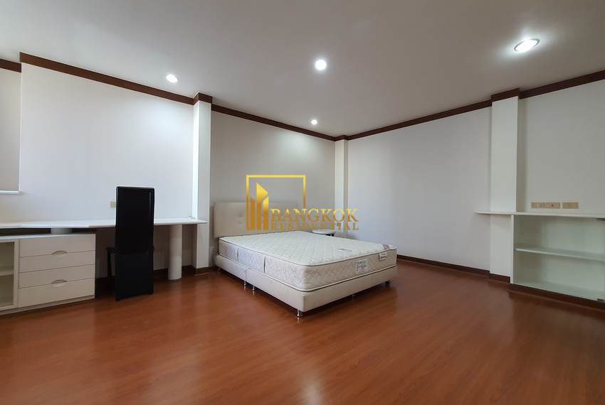 pet friendly 3 bed condo for rent President Park 13003 image-09