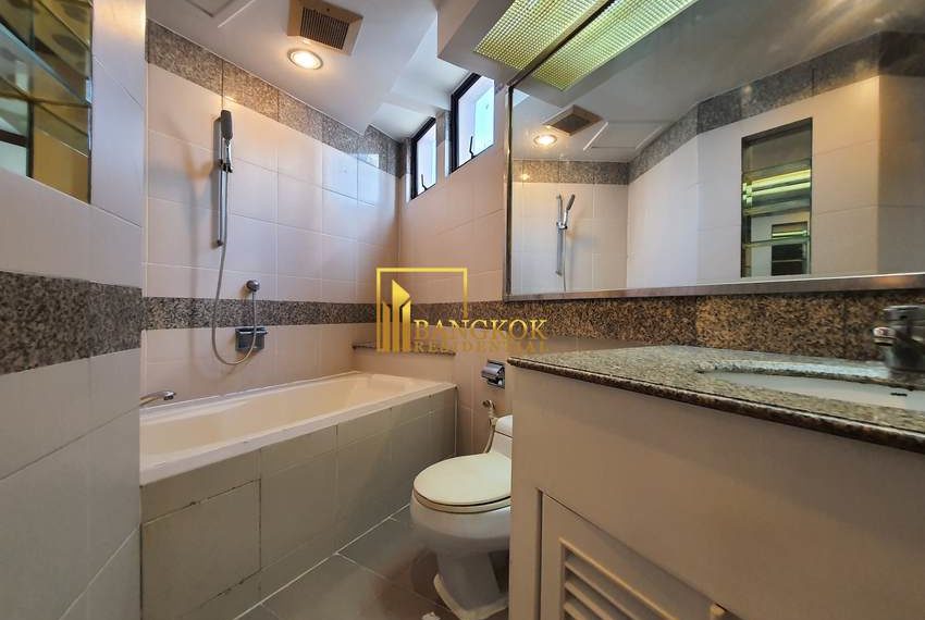 pet friendly 3 bed condo for rent President Park 13003 image-11