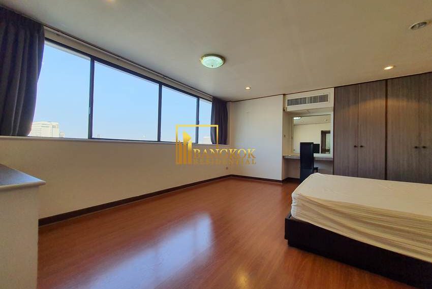 pet friendly 3 bed condo for rent President Park 13003 image-13