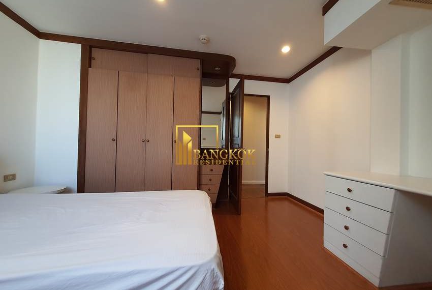 pet friendly 3 bed condo for rent President Park 13003 image-17