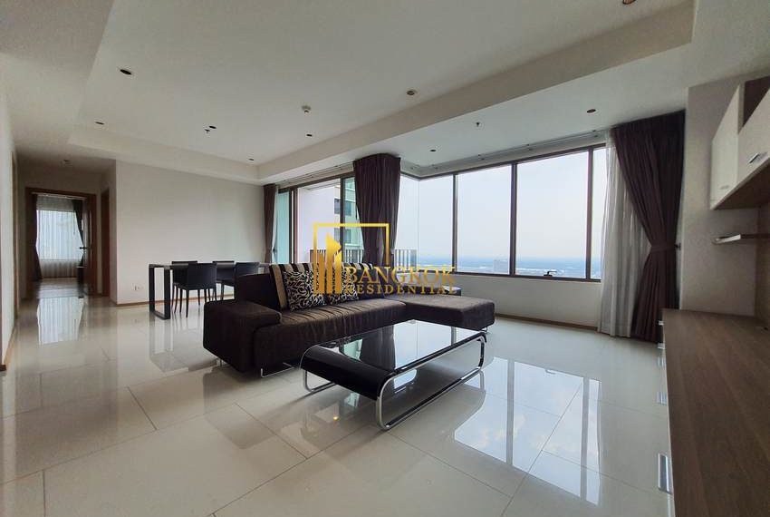 2 bed condo for rent phrom phong Emporio Place 5527 image-02