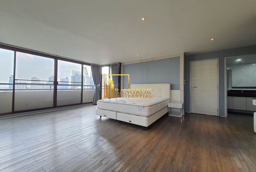 renovated 4 bed condo for rent sukhumvit 43 Acadamia Grand Tower 14433 image-12