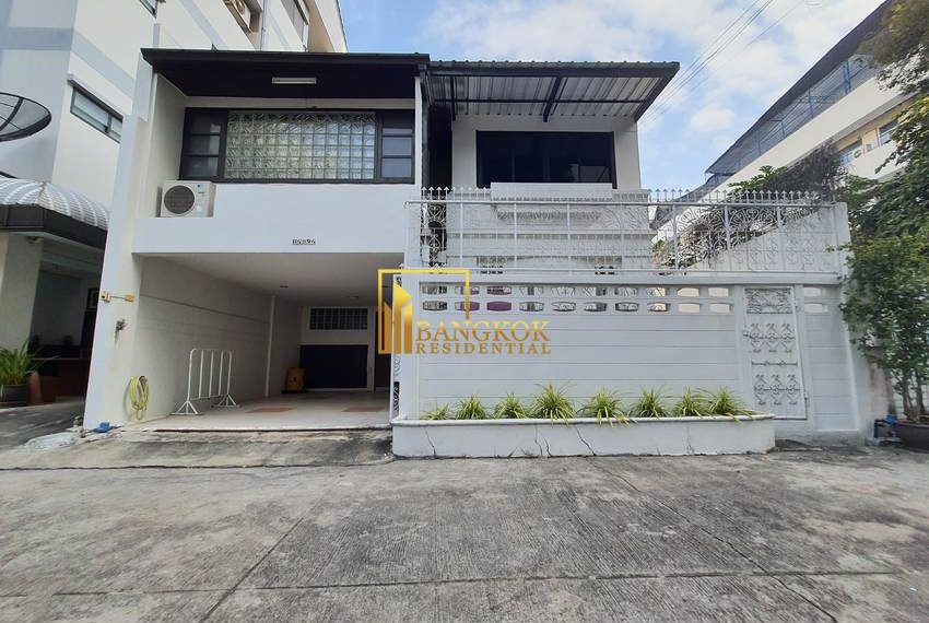 3 bedroom townhouse for rent asoke 8714 image-01