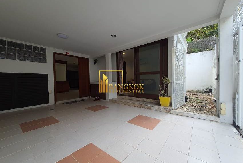 3 bedroom townhouse for rent asoke 8714 image-02