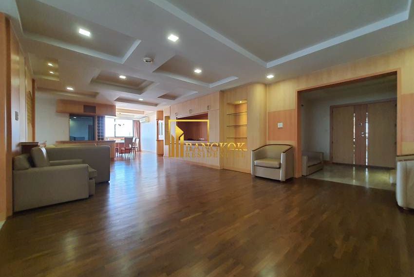 pet friendly 3 bed for rent President Park 14460 image-02