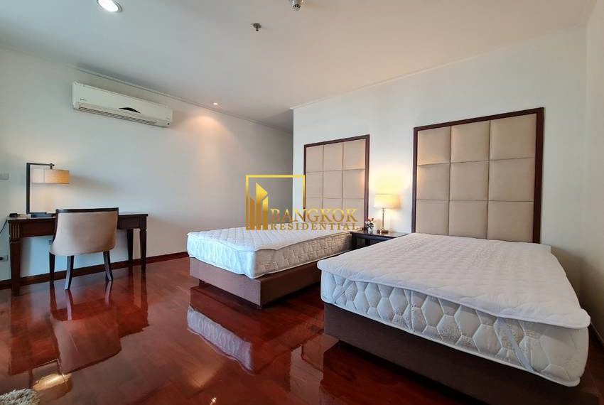 3 bed serviced apartment Piyathip Place 7130 image-15