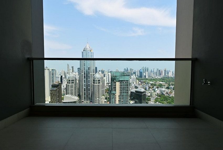 Spacious 4 Bedroom Luxury Condo For Rent Sindhorn Residence 15016 Image-09