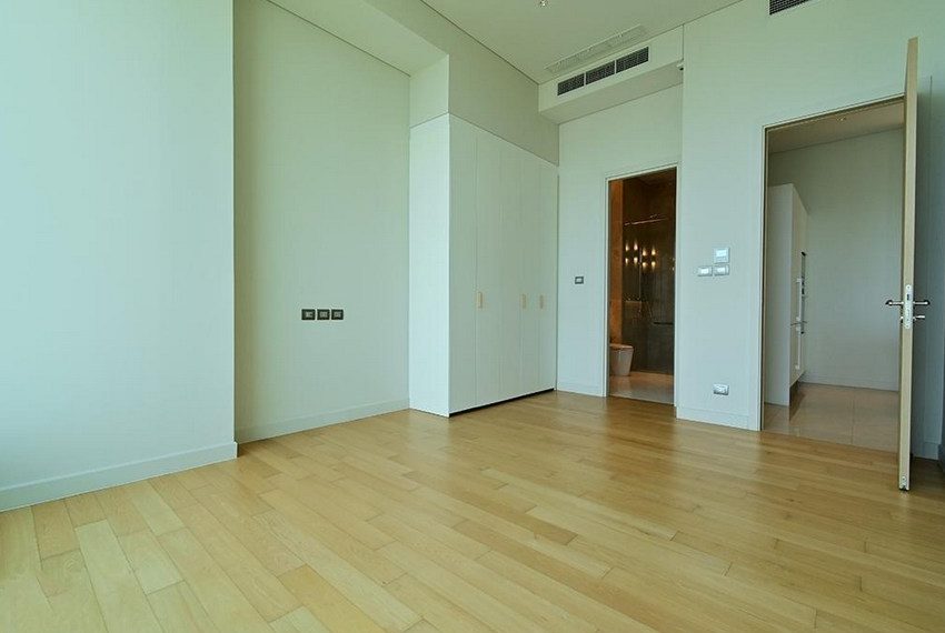 Spacious 4 Bedroom Luxury Condo For Rent Sindhorn Residence 15016 Image-24