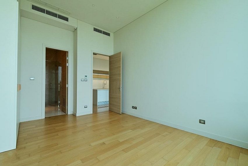 Spacious 4 Bedroom Luxury Condo For Rent Sindhorn Residence 15016 Image-25