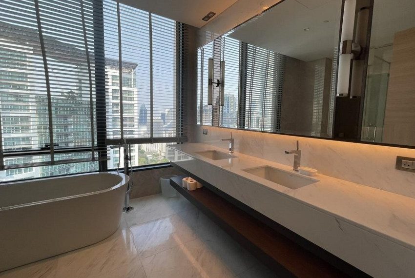 2 Bed Condo For Rent in Sindhorn Residence 15151 Image-09