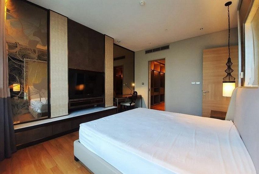 Luxury Condo 1 Bedroom For Rent in Sindhorn Residence 15227 Image-07
